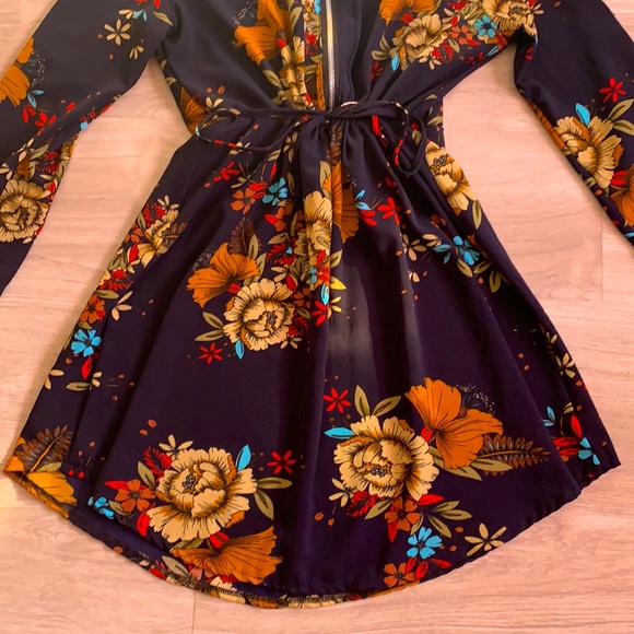 Dress - Picture 3 of 3